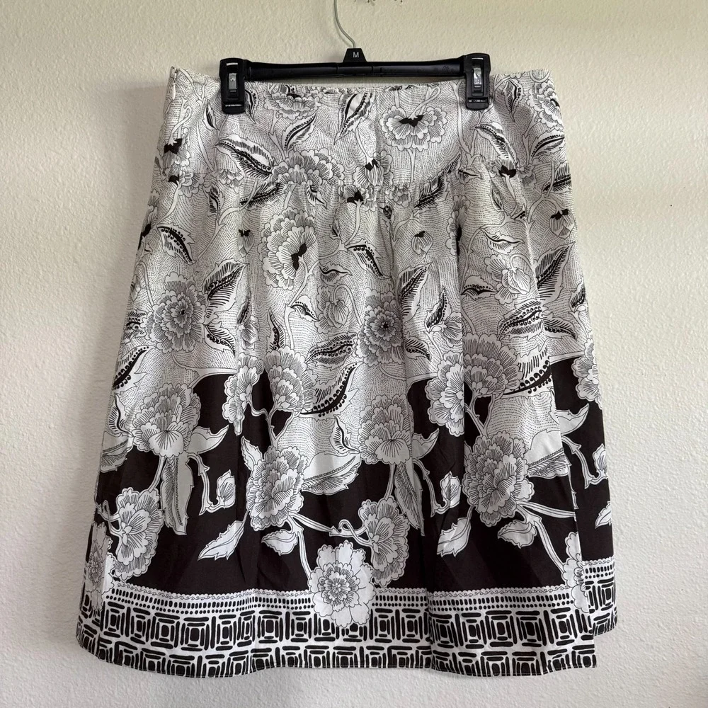 Ann Taylor Skirt Women's 14 White Black Floral‎ Lined Pleated Side Zip Casual